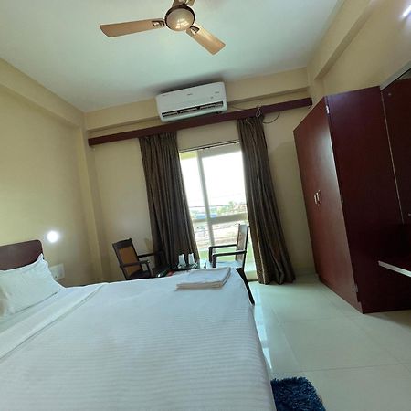 Hotel Golden Wave Puri Exterior photo