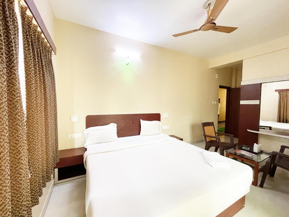 Hotel Golden Wave Puri Exterior photo