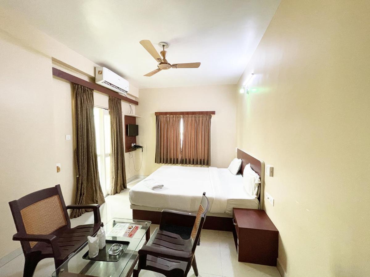 Hotel Golden Wave Puri Exterior photo