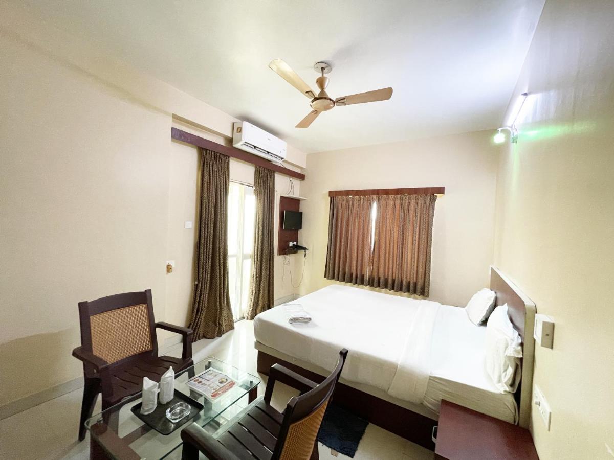 Hotel Golden Wave Puri Exterior photo